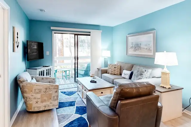 Living room at Fiddler’s Cove 21B